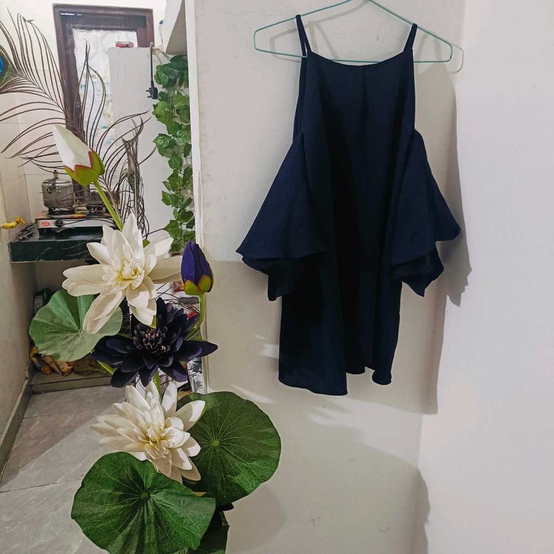 Navy Blue Cold Shoulder Top💙