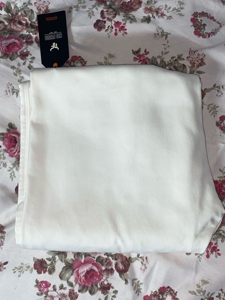 women’s white jeans