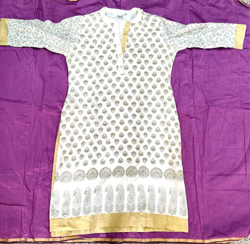 Elegant Printed Kurta with beautiful gold tinge