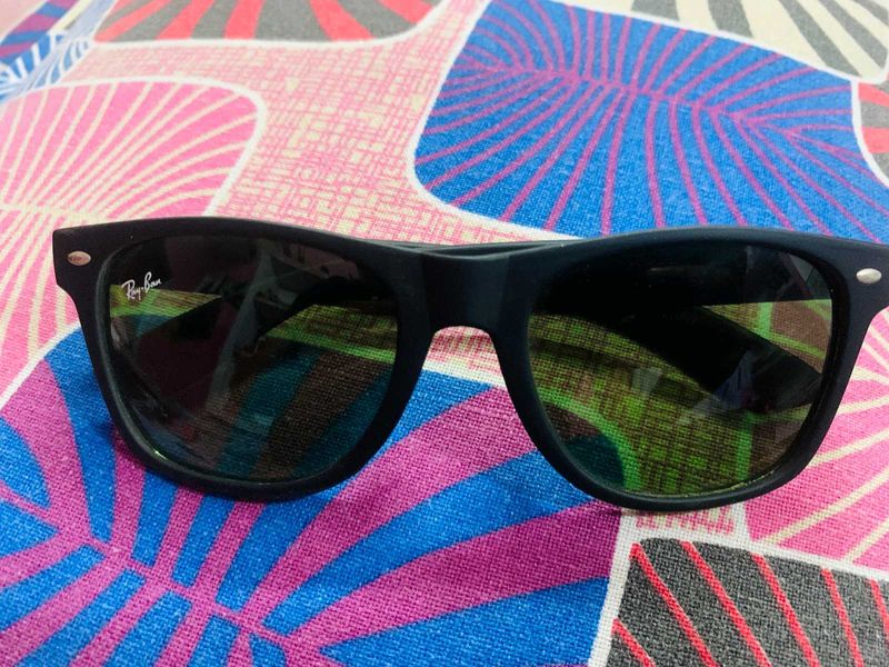 Ray-Ban Wayfarer Sunglasses
