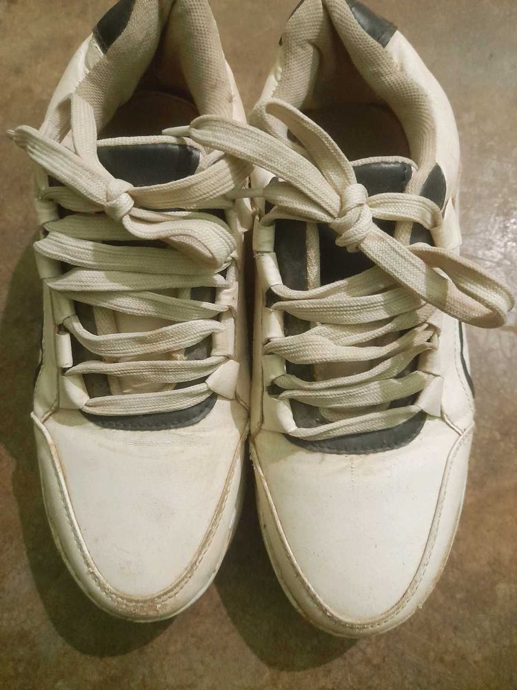 White Sneakers 🌸