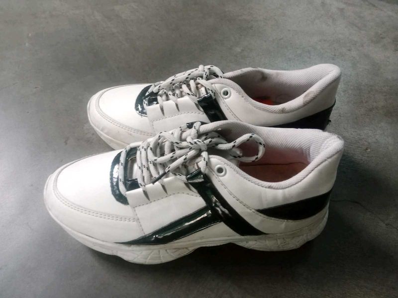 Girls Sneakers