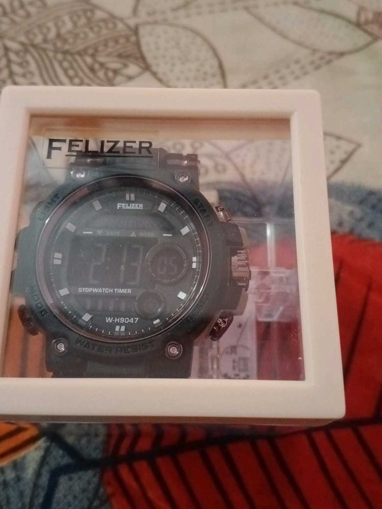 FELIZER Digital Watch