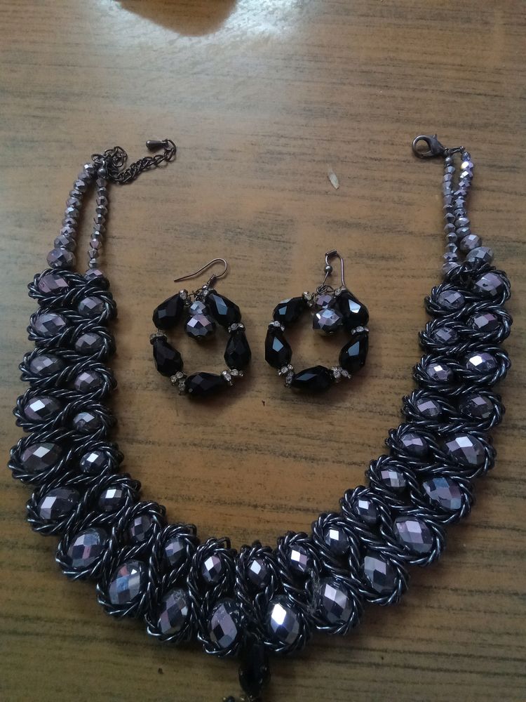 Very Beautiful Black Necklace Set