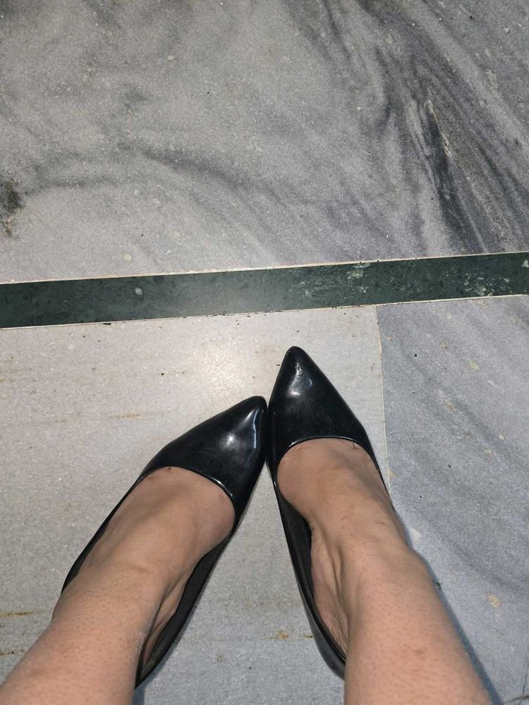 used black pointed high heel