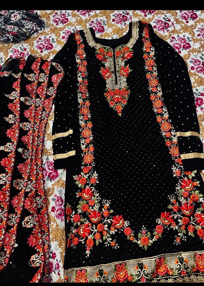 Pakistani Suit