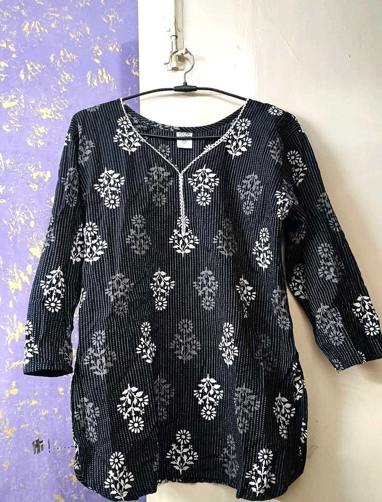 Black &amp; White Floral Print Short Kurti