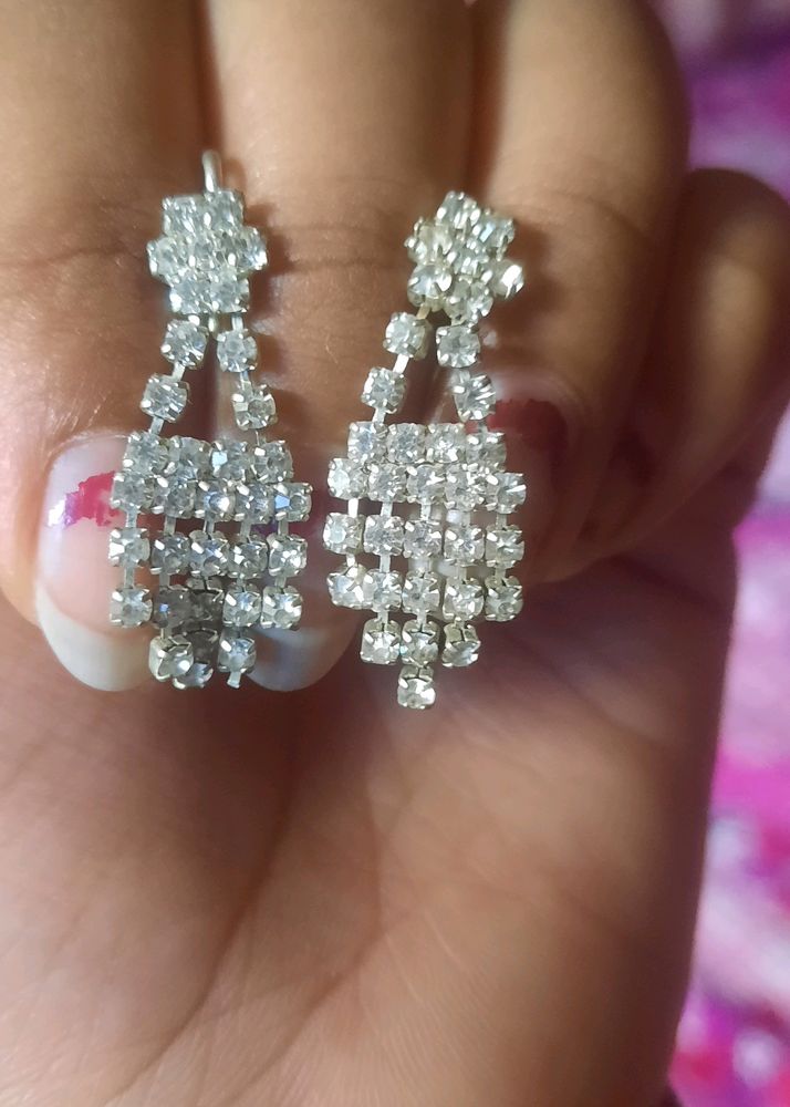 Stone Jhumka Earrings For Party And Daily Use