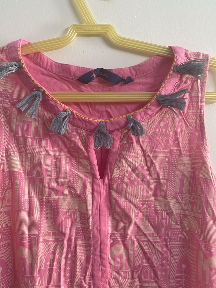 Pink Sleeveless Kurta
