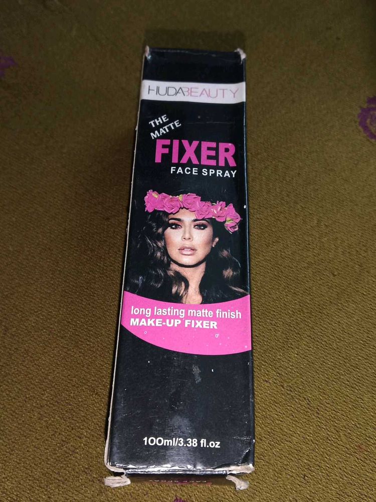 Huda Beauty Matte Fixer Face Spray
