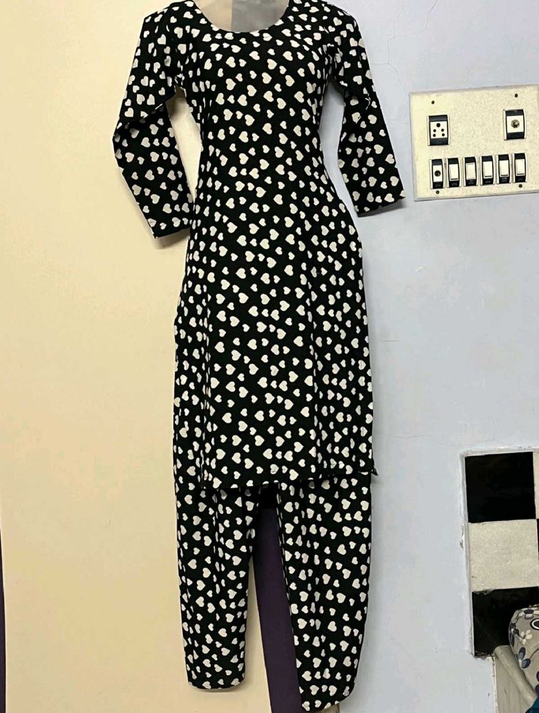 Stylish Black &amp; White Kurta Set