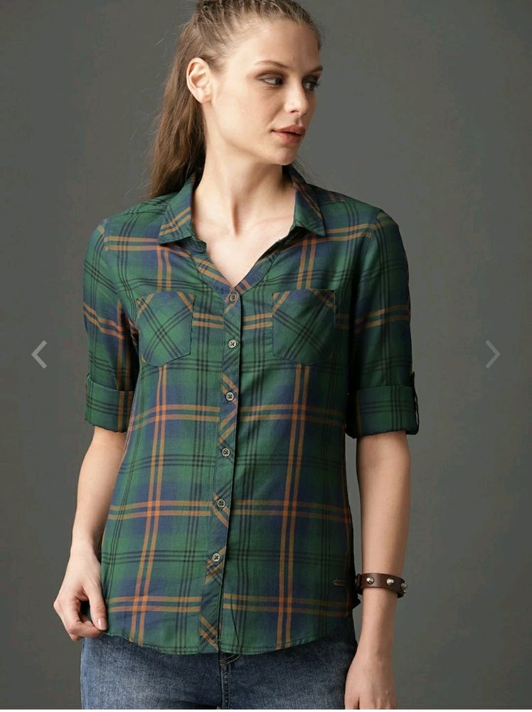 Roadster Women Green &amp; Navy Blue Slim Fit Checked Sustainable Casual Shirt