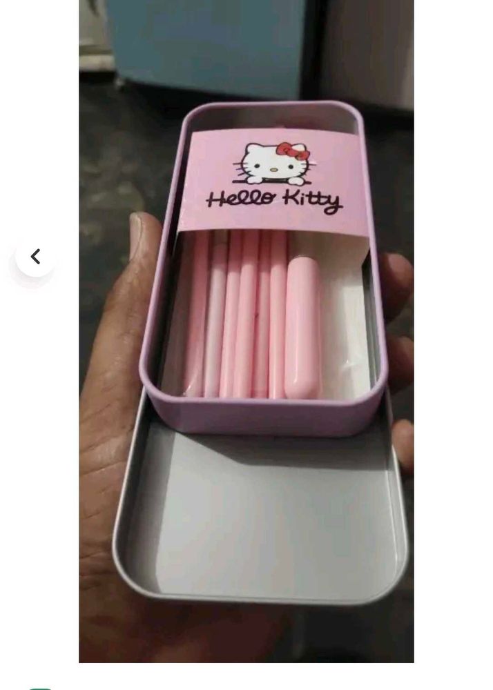 Hello Kitty Brush Set