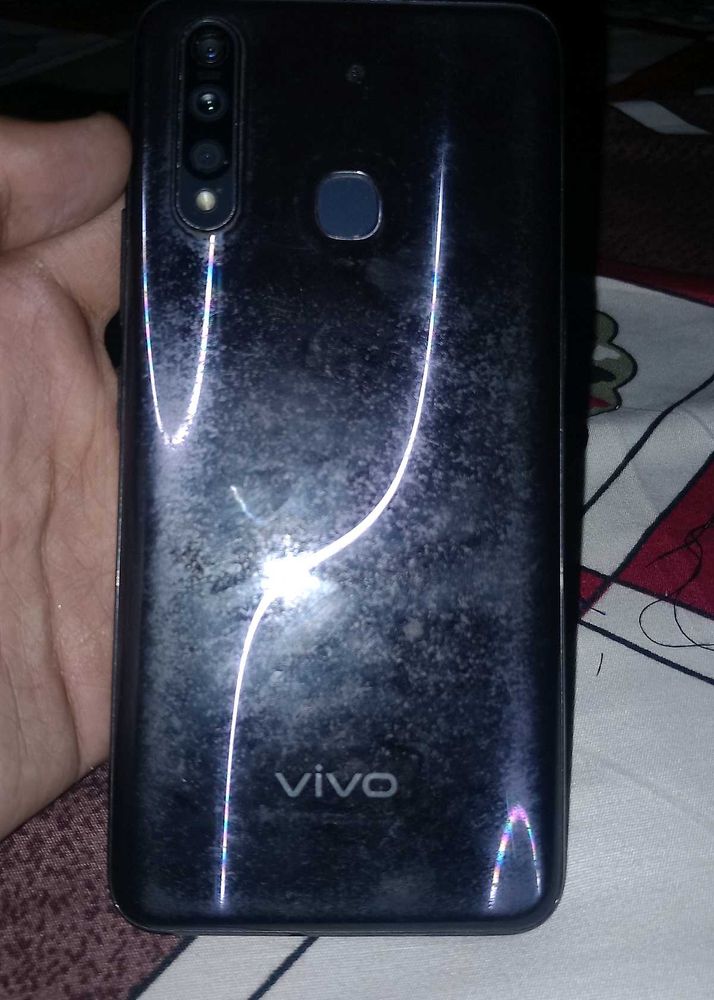3200Rs VIVO Z1 PRO MOBILE NEW CONDITION