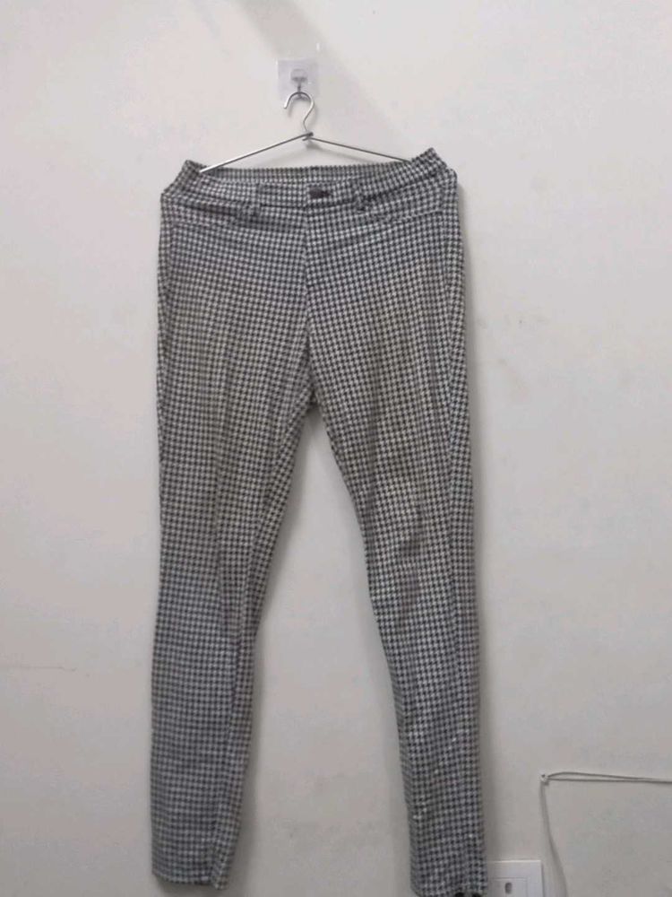 Checkered Slim Pants