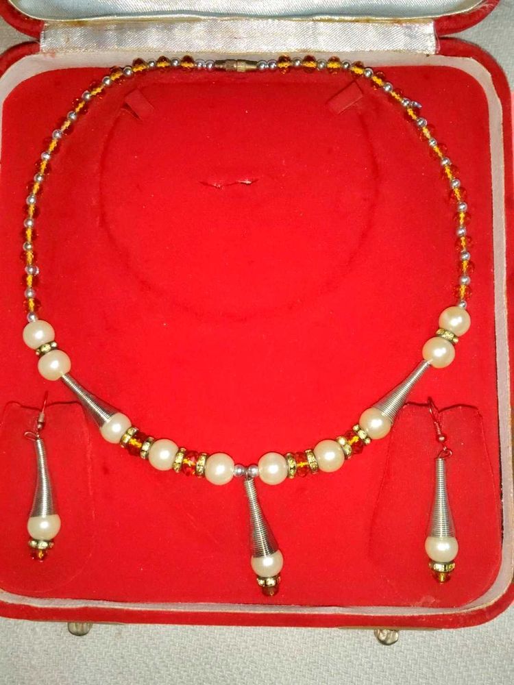 Necklace &amp; Earring Set