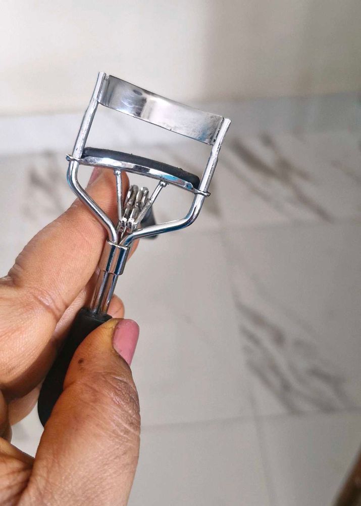 Eyelash Curler