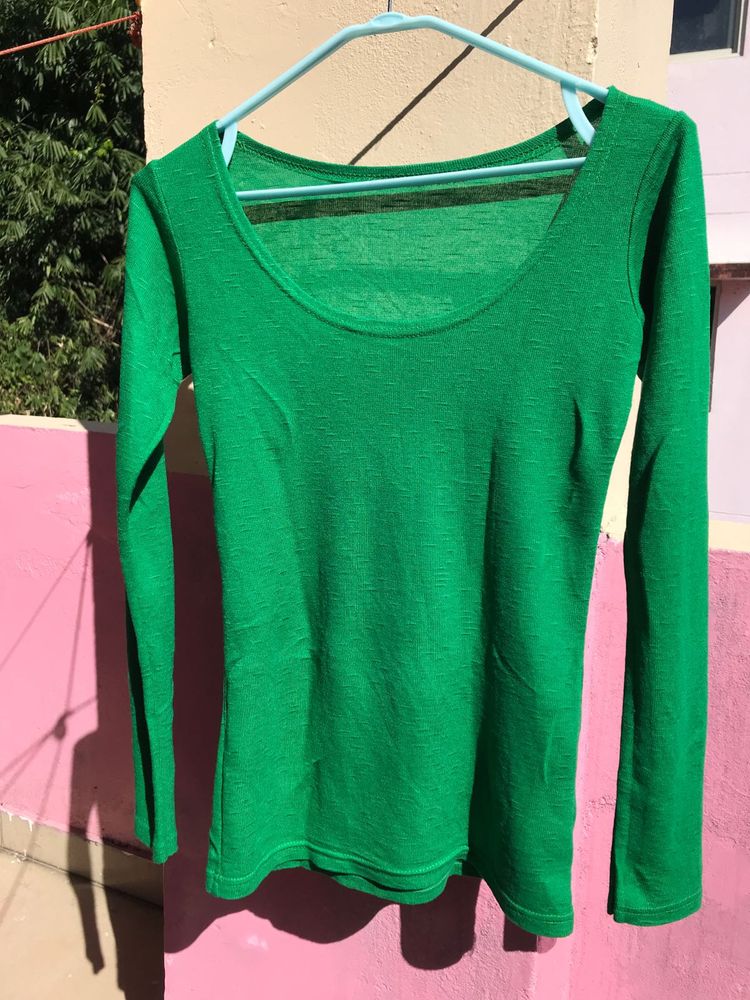 Green Long Sleeve Top