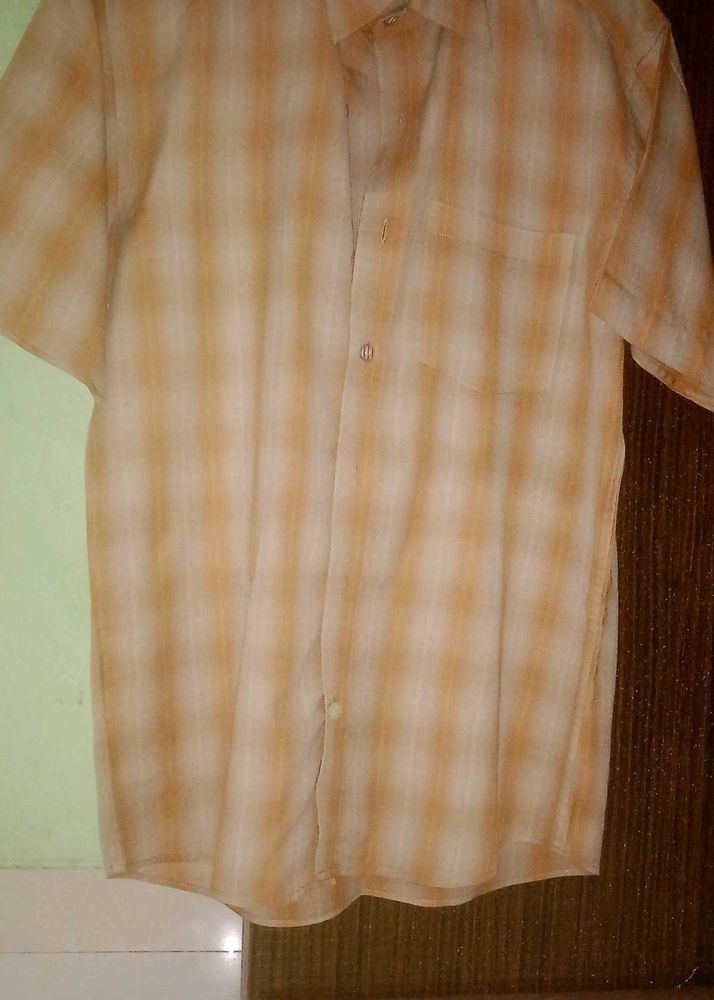 Stylish Men&#39;s Checked Casual Shirt