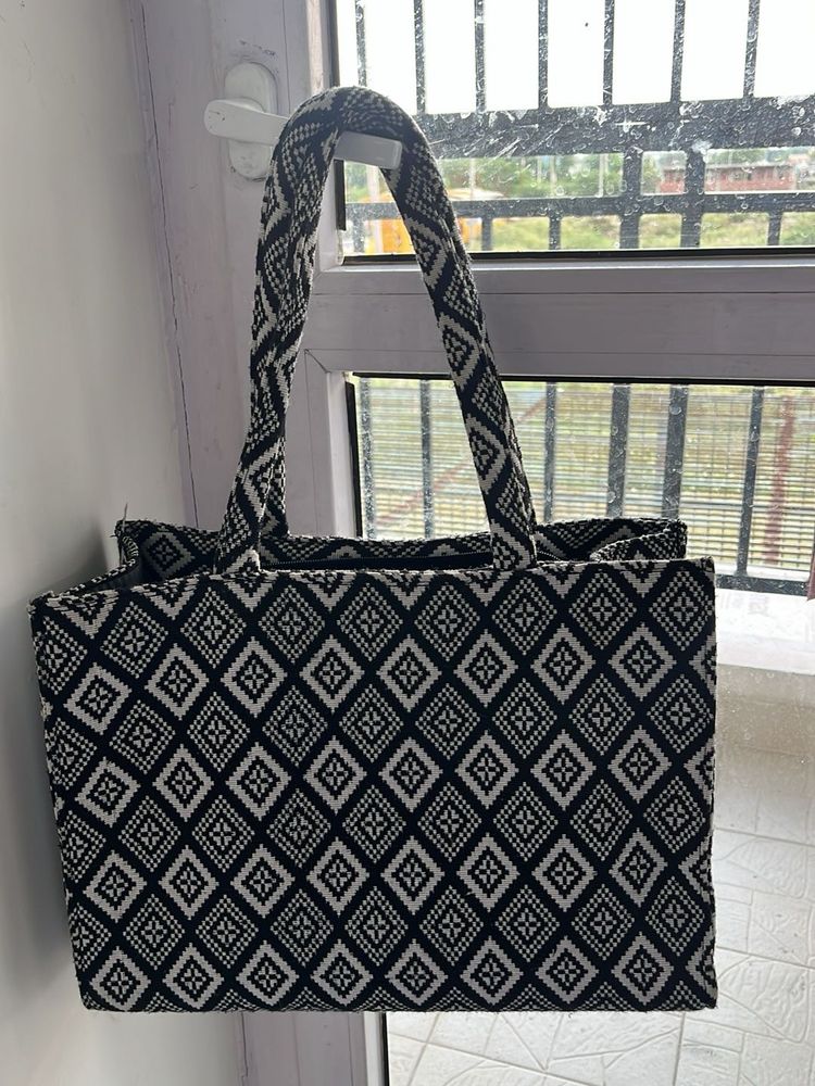 Geometric Pattern Handbag