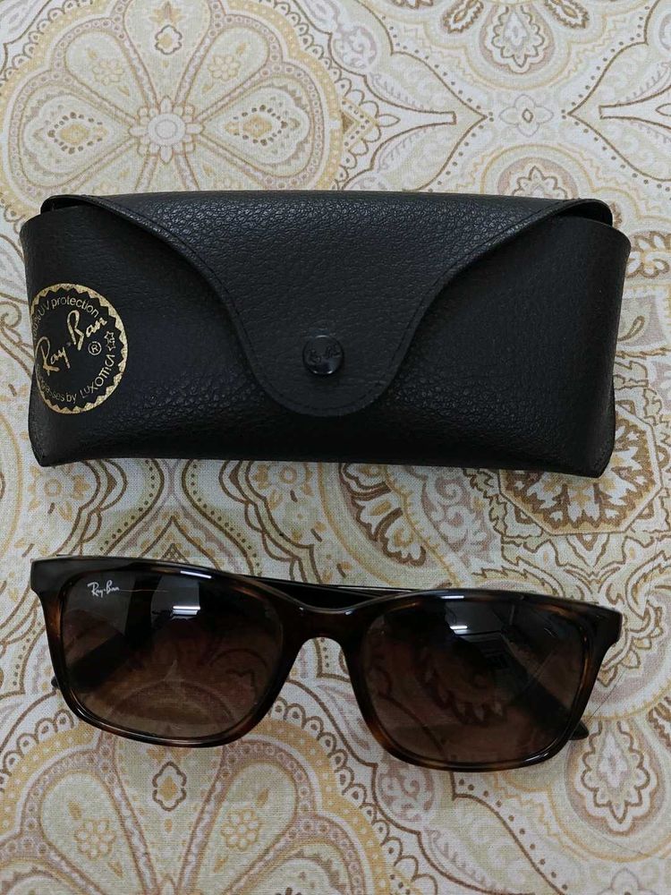 Ray-Ban Sunglasses with case