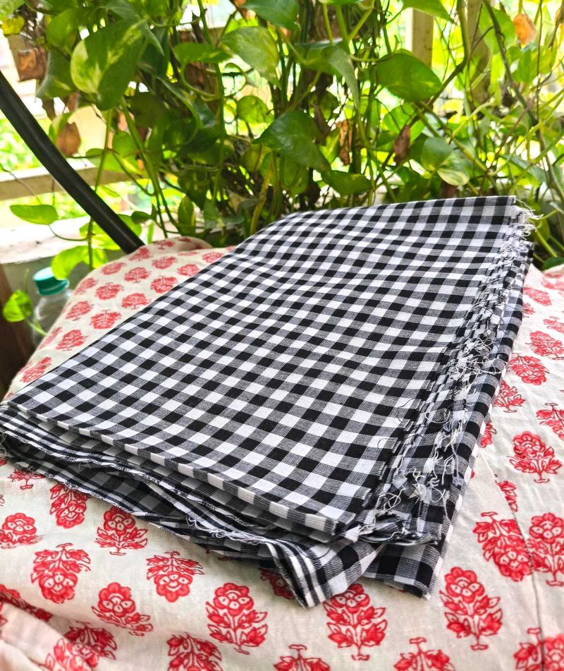 Black And White Check Blouse Piece 1.1 Mt