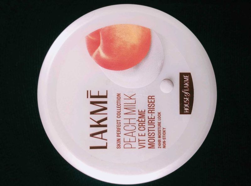 Lakme Peach Milk Moisturizer