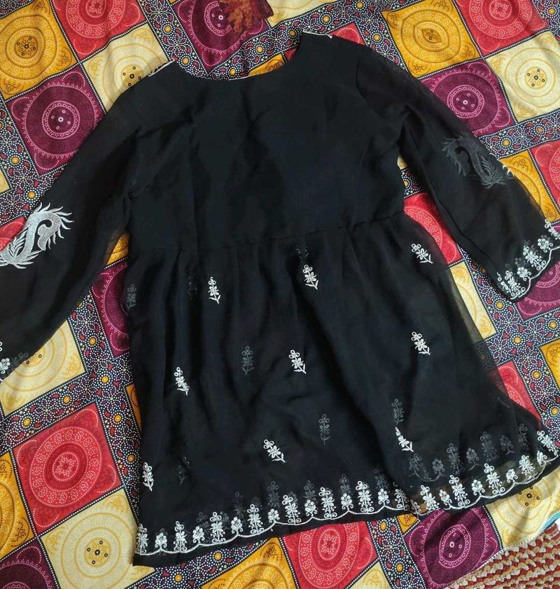 Black Embroidered Kurta