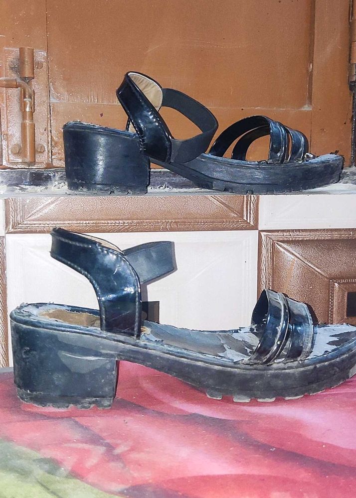 Used Black Sandals