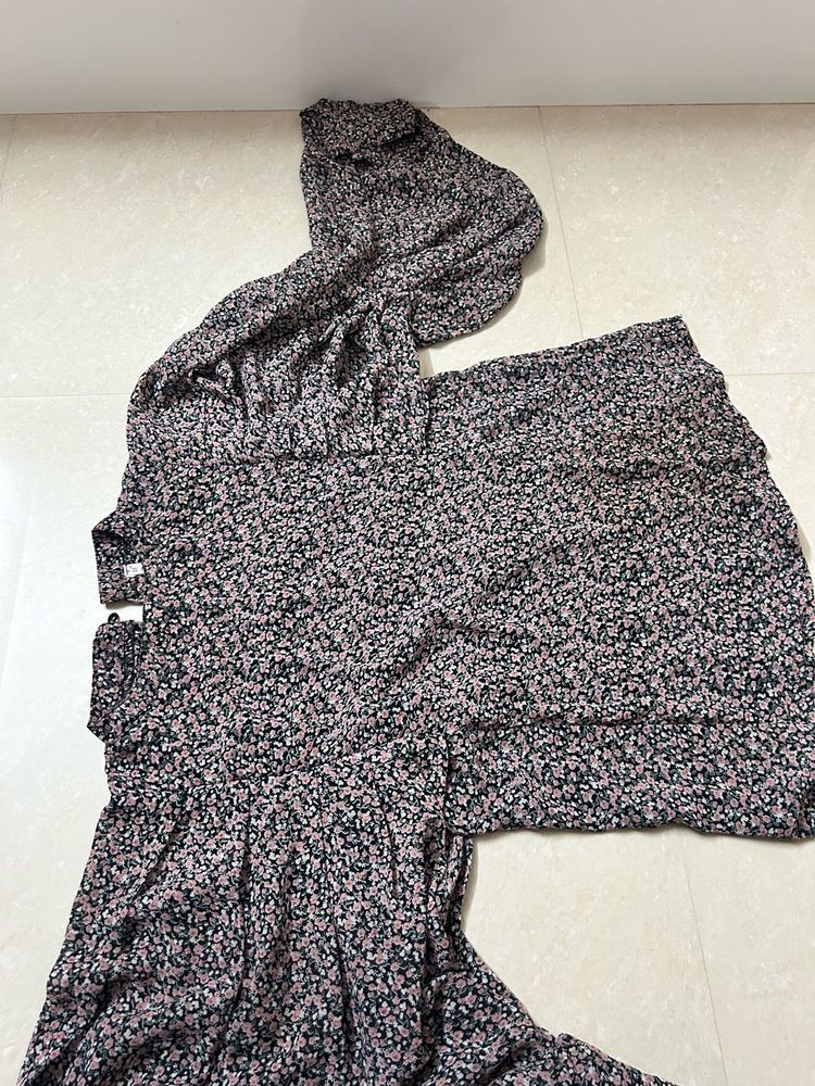Beautiful Top With Trendy Sleeves