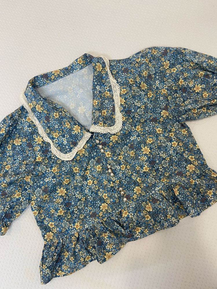 Beautiful Vintage Style Top