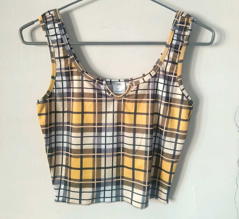 SSS : Cute Yellow plaided crop top😍
