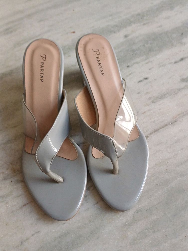 Sandles