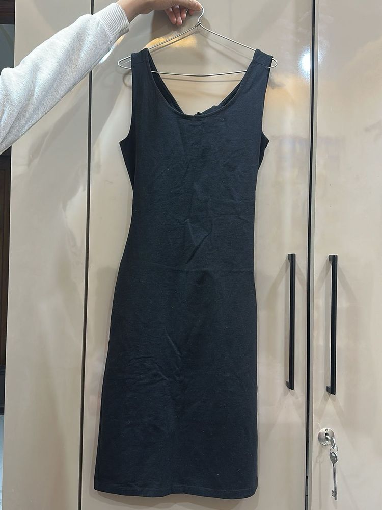 Sleeveless Black Bodycon Dress
