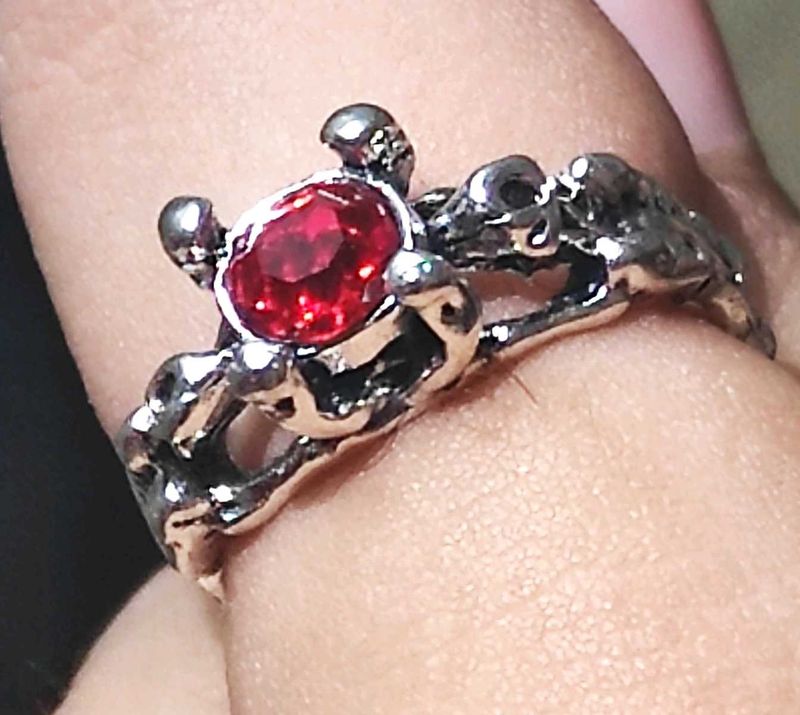 A Red 🔴 Stone Ring