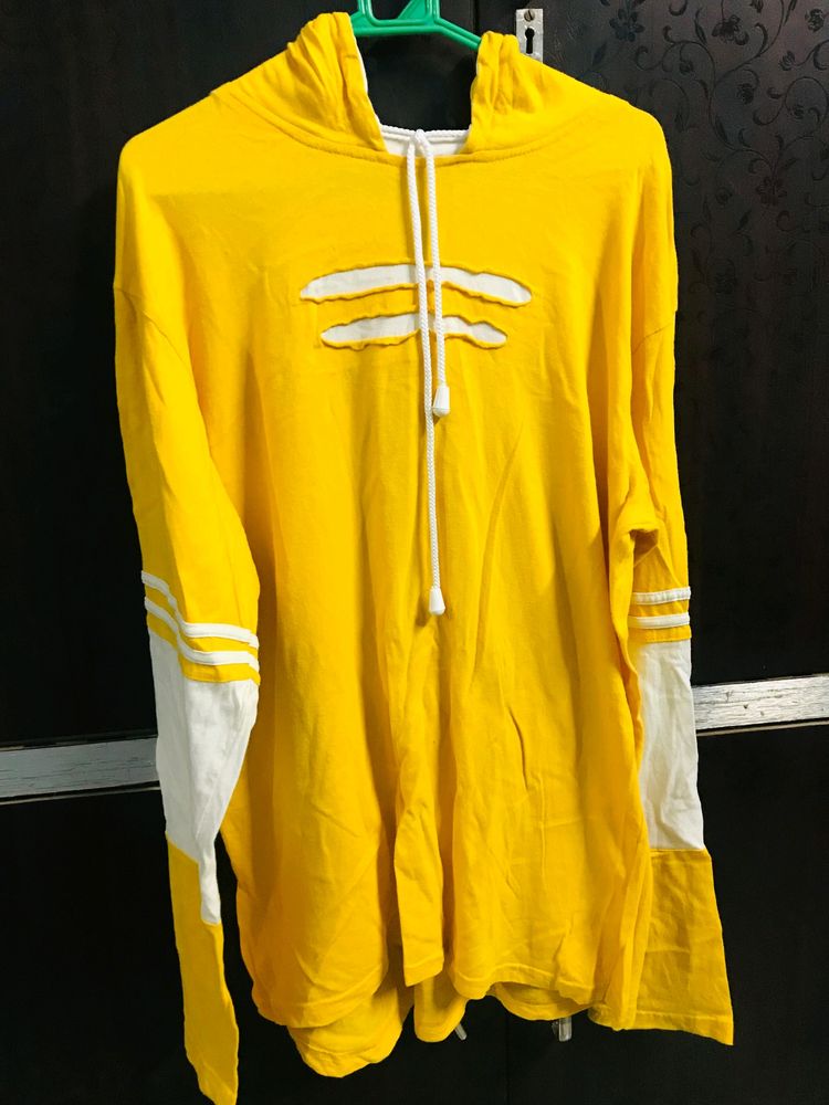 Yellow &amp; White Tshirt