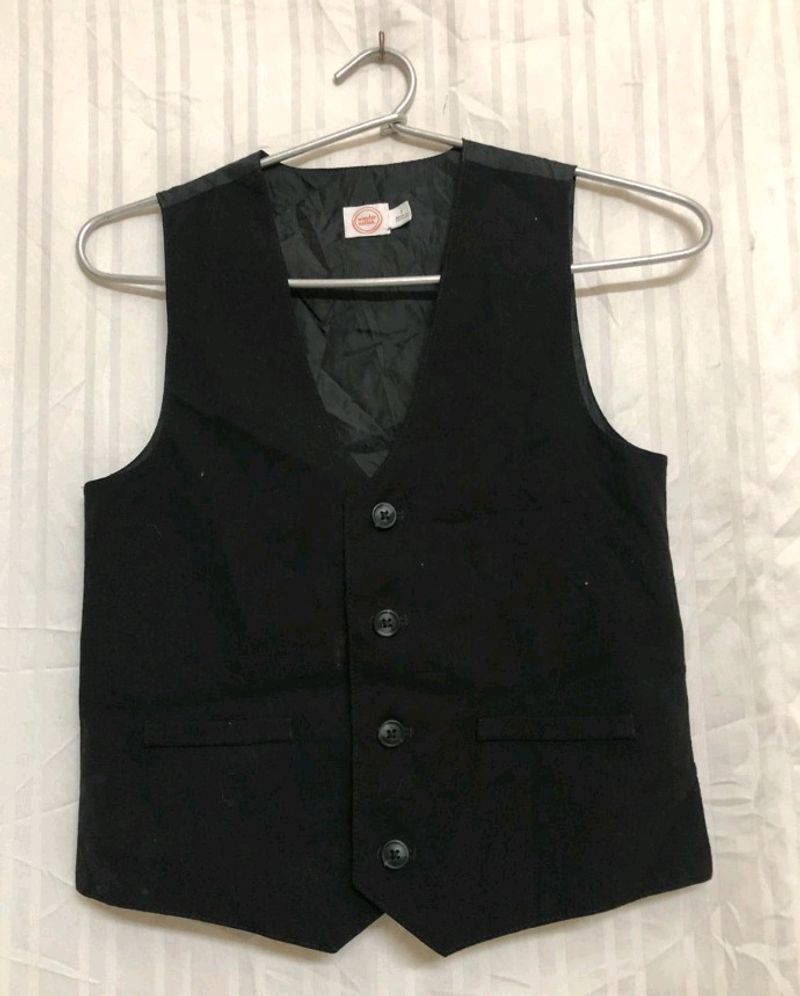 Wonder Nation Black Vest
