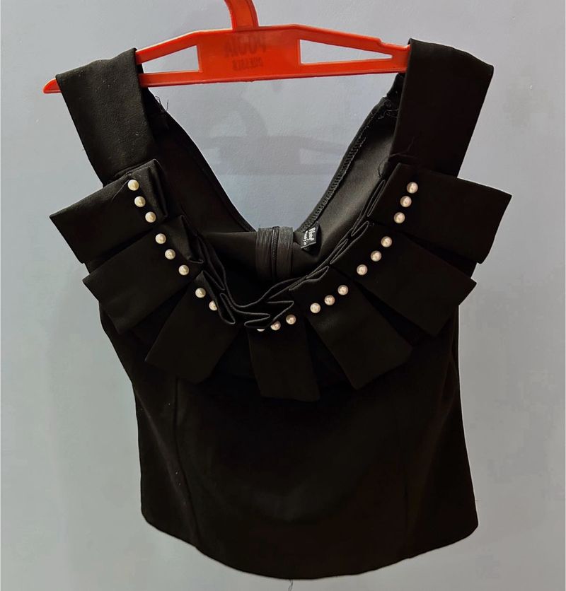 Chic Black Pearl Bow Top