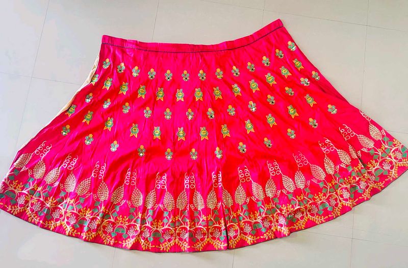 New Lehnga With Blouse Piece.