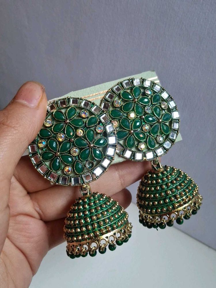 Emerald Jhumka Earrings