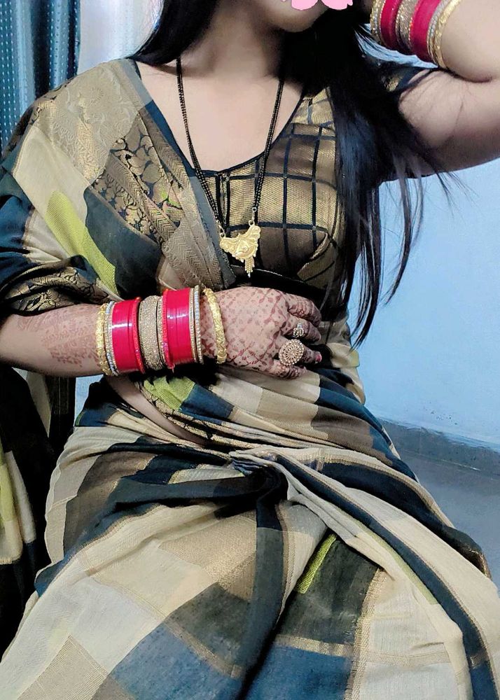 Elegant Women&#39;s Saree+stiched blouse