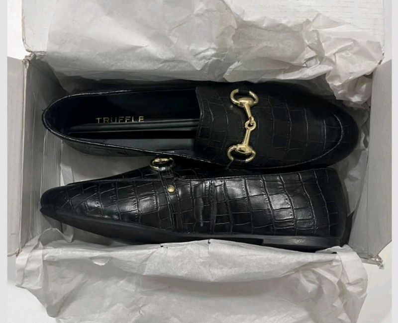 Black croc pu loafers shoe with Gold Chain