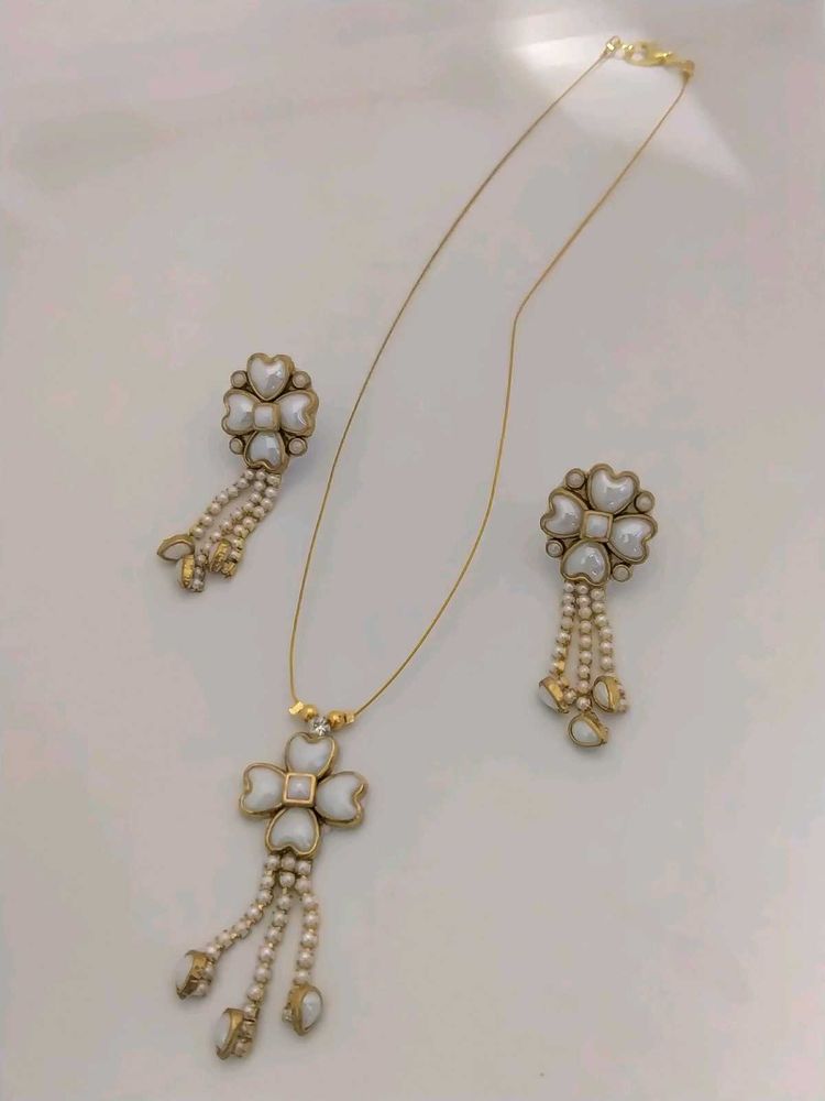 Invisible Necklace Set