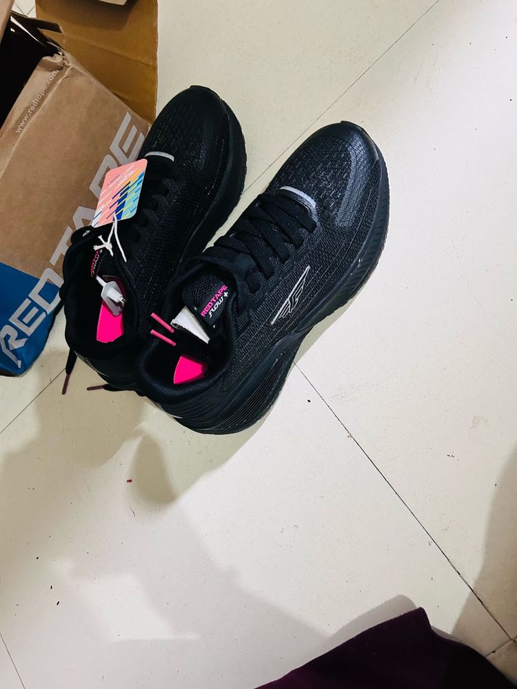 uk 5 Red Tape woman Sport Shoes