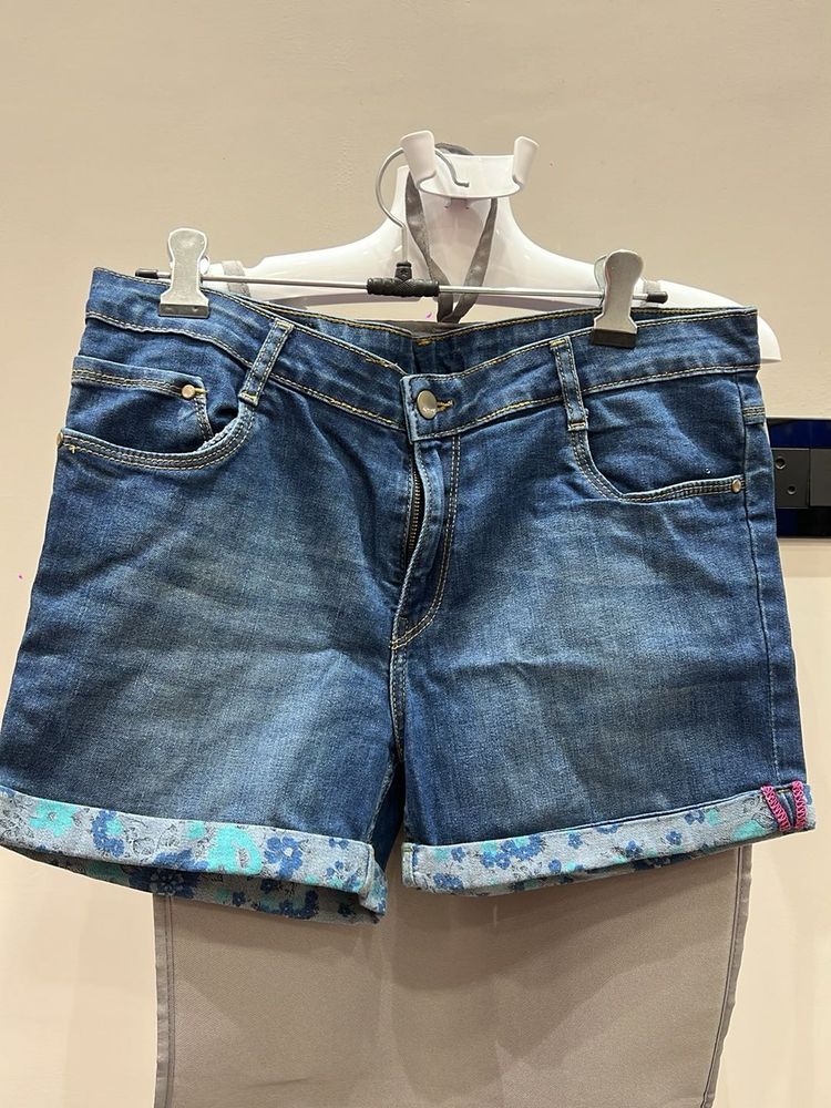 Floral Cuff Denim Shorts