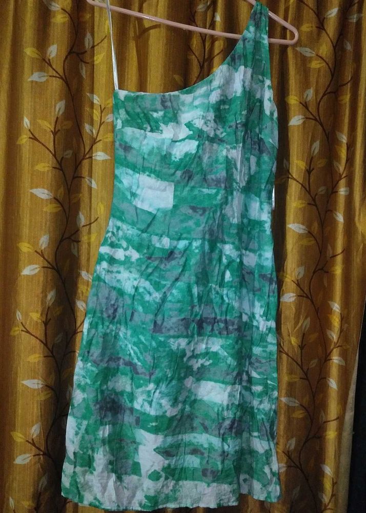 Green One-Shoulder Dress