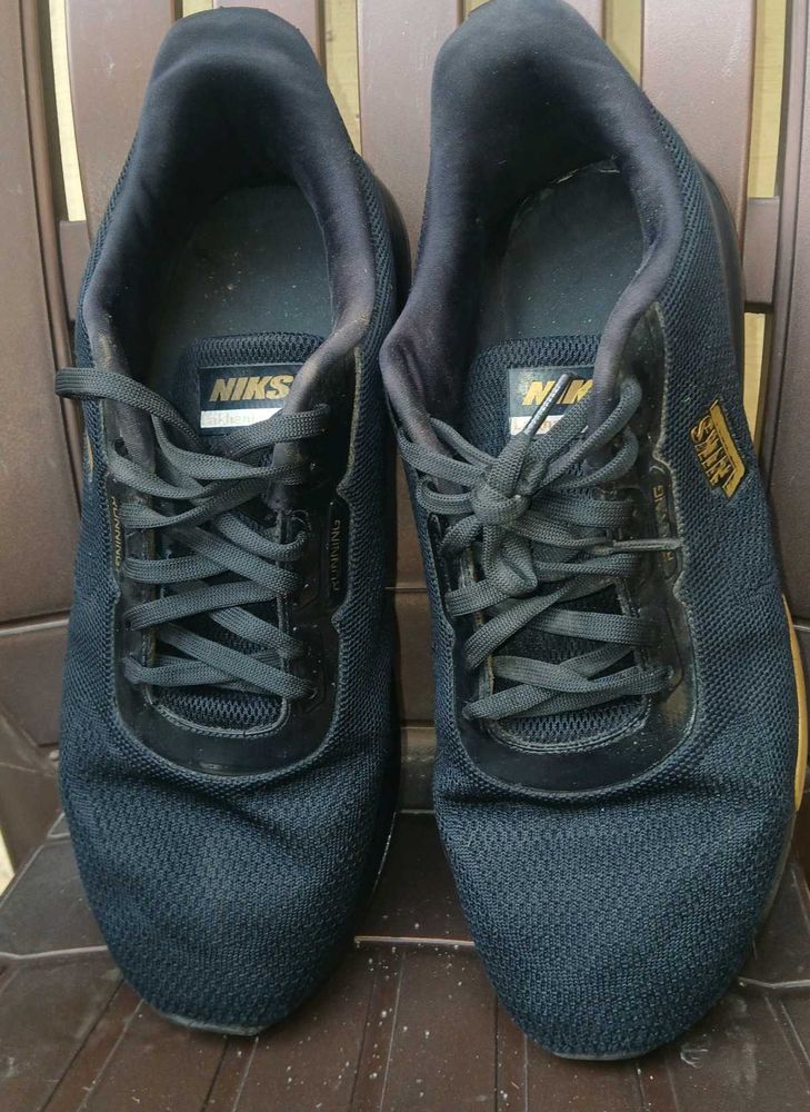 LAKHANI Black Running Shoes