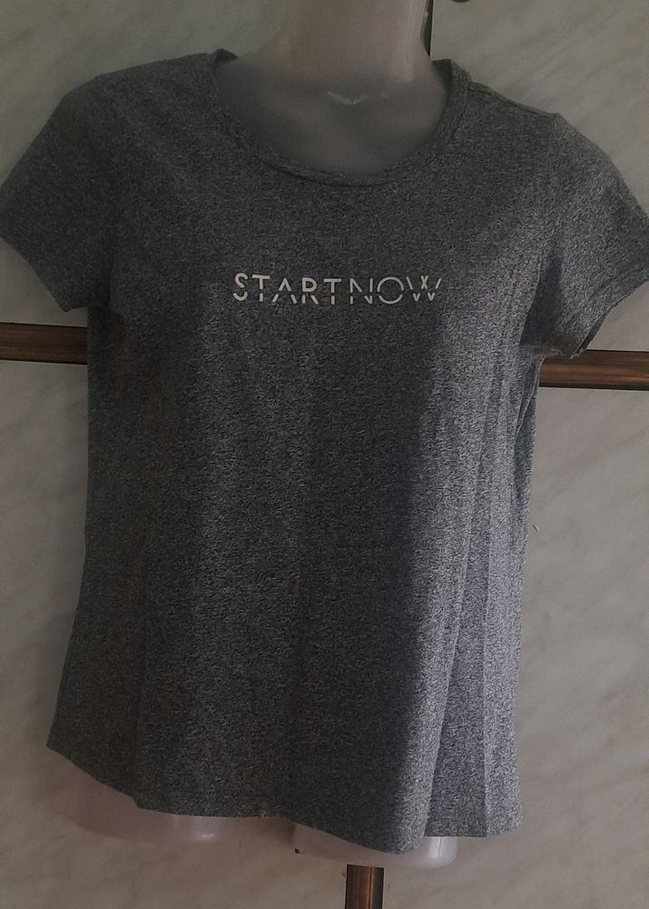Woman&#39;s Tshirt