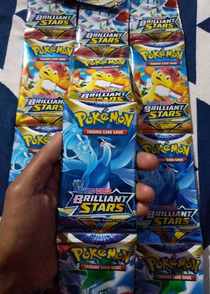 12 Packet  96 Pokemon V Cards