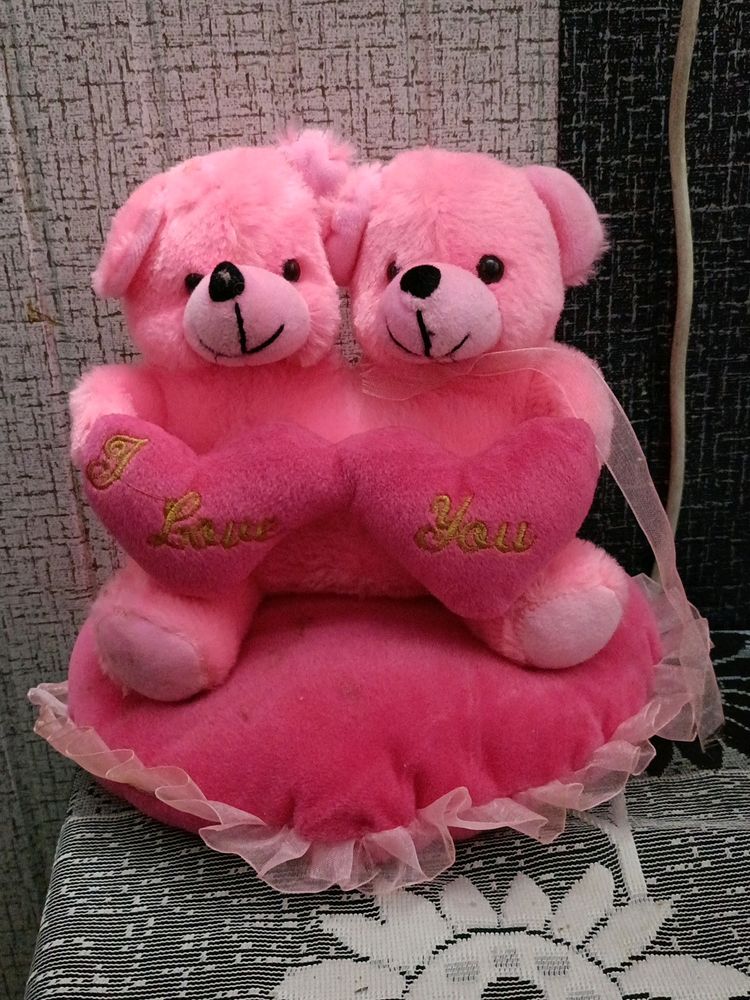 2 Teddy Sitting On Heart Saying I Love You